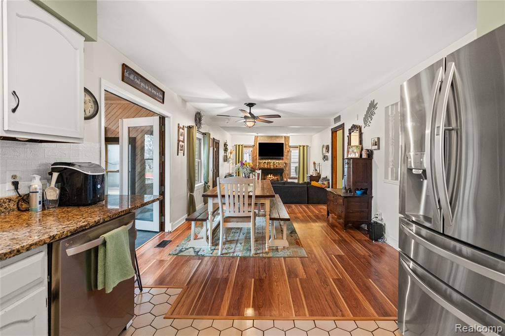 6076 E Carpenter Road, Flint, MI 48506 — Photo 12