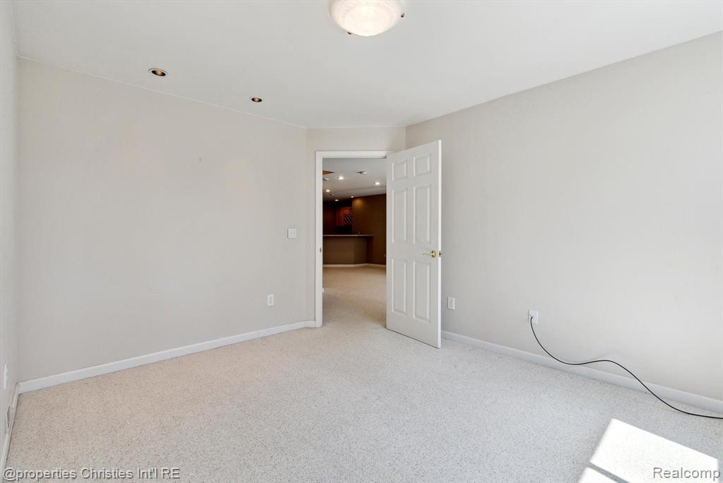 40611 PAISLEY Circle, Novi, MI 48377 — Photo 47