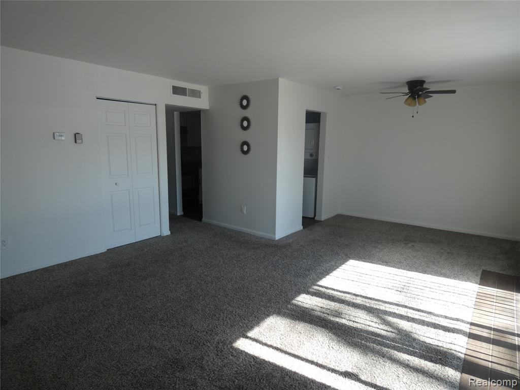 1862 Colonial Village Way, 3, Waterford, MI 48328 — Photo 2