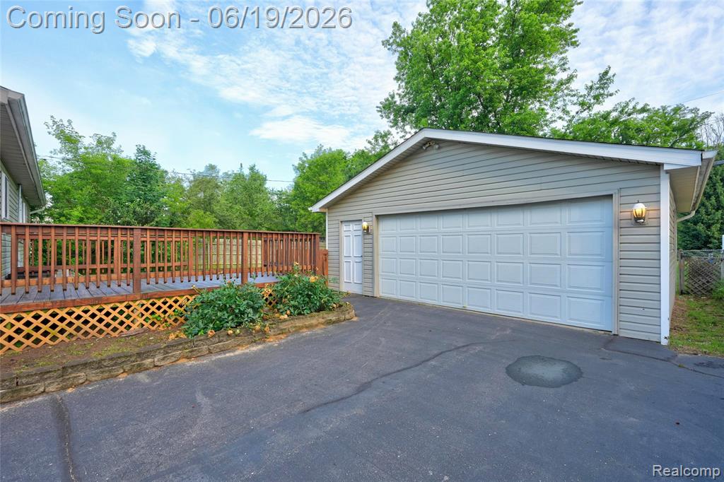 778 Manzano Drive, Wolverine Lake, MI 48390 — Photo 43