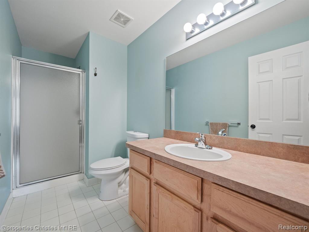8201 CHESAPEAKE Circle, Walled Lake, MI 48390 — Photo 18