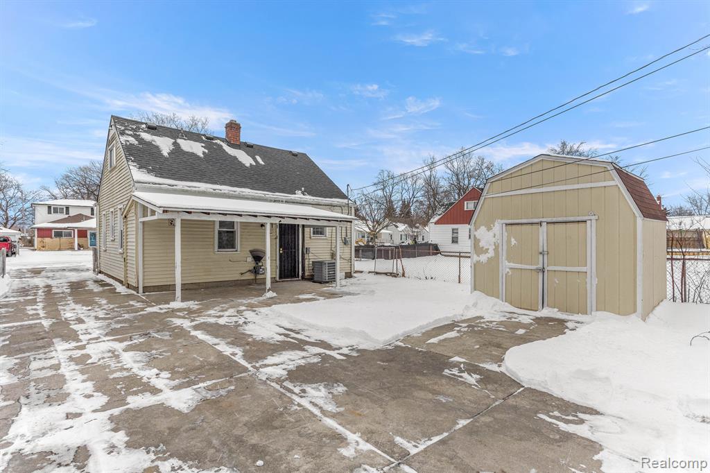 4920 WEDDELL Street, Dearborn Heights, MI 48125 — Photo 28