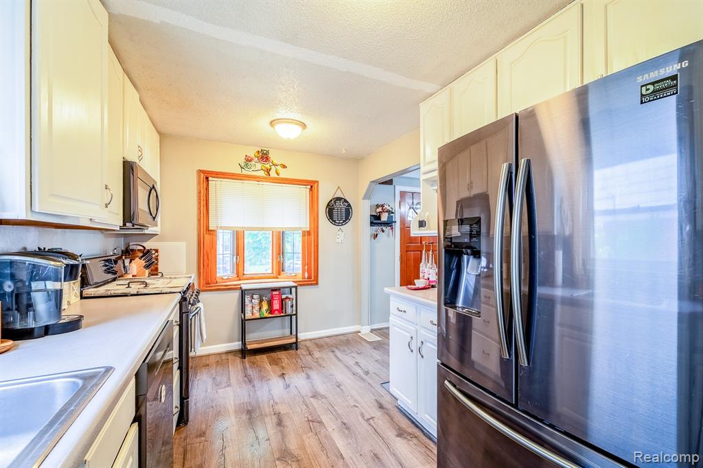 706 WHITE Avenue, Lincoln Park, MI 48146 — Photo 26