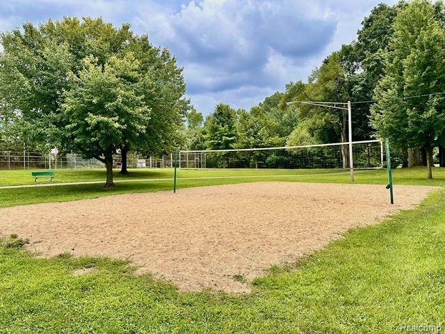 2110 HIDDEN MEADOWS Drive, D, Walled Lake, MI 48390 — Photo 39