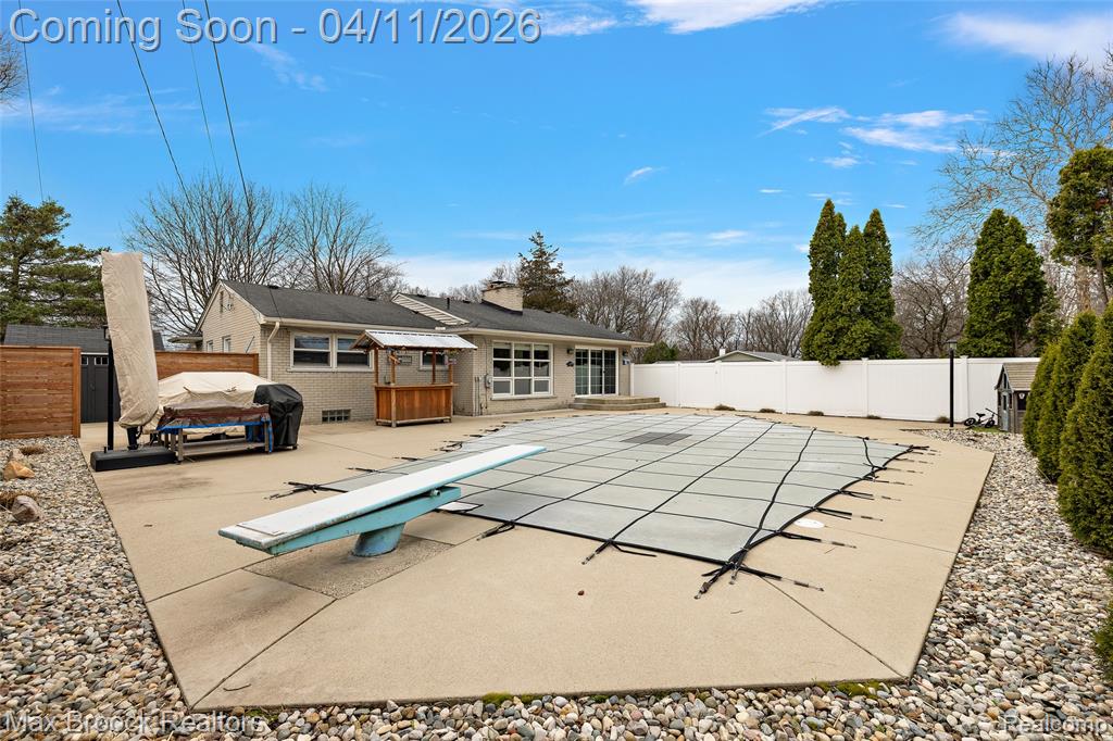 32040 Coronet Drive, Farmington Hills, MI, 48334