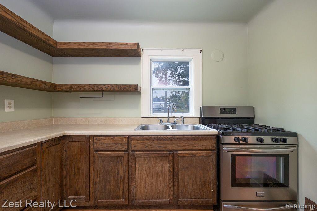 9471 PONTIAC LAKE Road, White Lake, MI — Photo 9