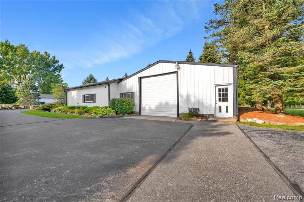 3305 Lakeville Road, Oxford, MI 48370 — Photo 30