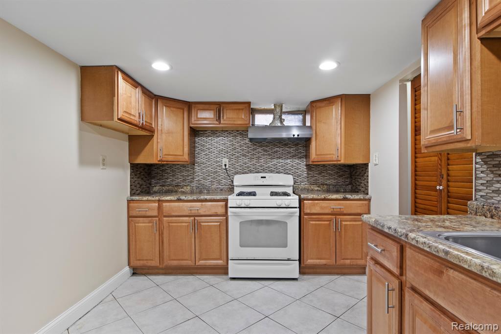 6115 YINGER Avenue, Dearborn, MI 48126 — Photo 26