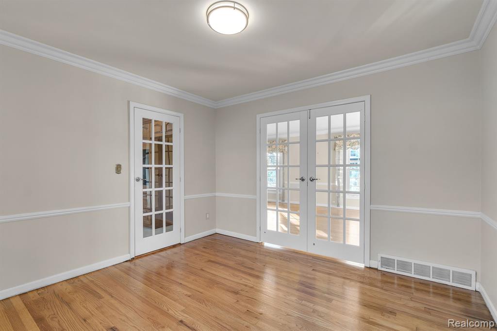 4248 WHITEBIRCH Drive, West Bloomfield, MI 48323 — Photo 10