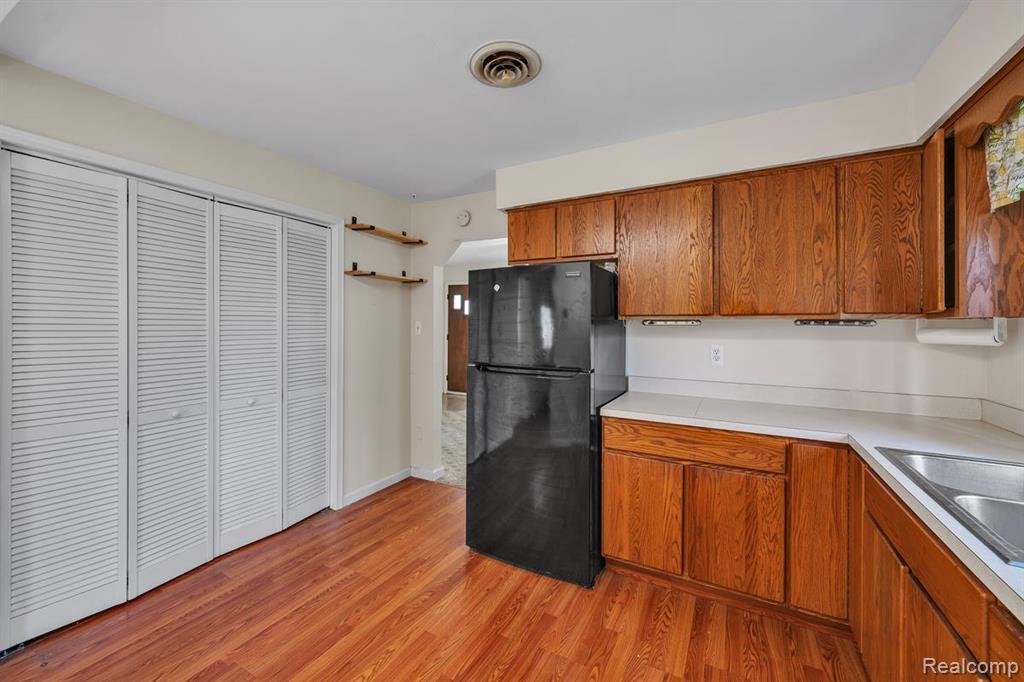 8620 Stephens, Warren, MI 48089 — Photo 9