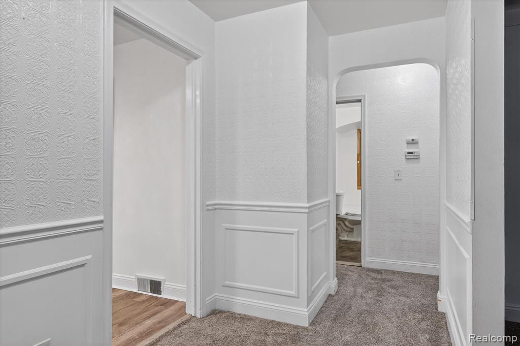 18671 Huntington Avenue, Harper Woods, MI 48225 — Photo 14