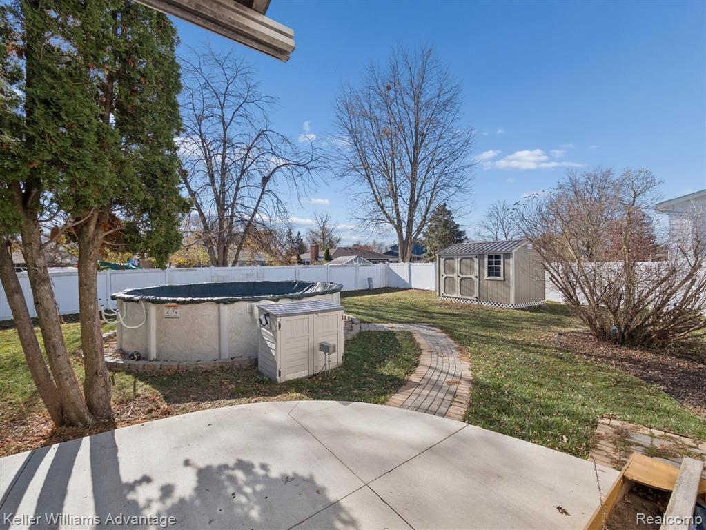 19071 Coachwood Road, Riverview, MI 48193 — Photo 37