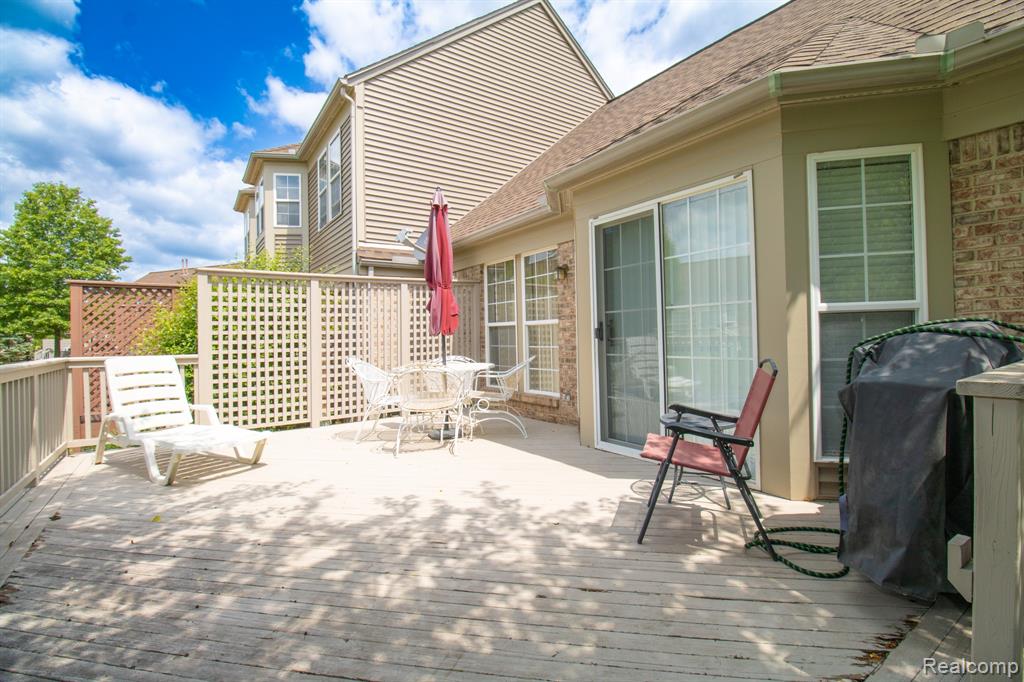 4102 Hunters Circle E, Canton, MI 48188 — Photo 32