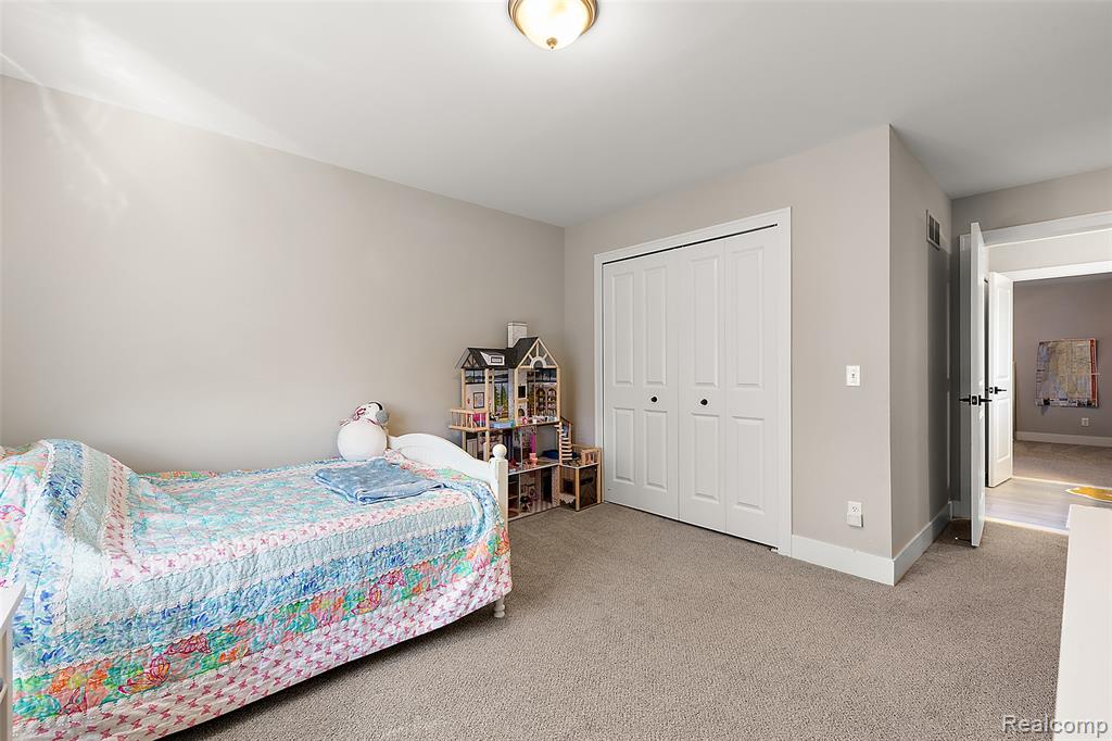 49517 White Mill Drive, Shelby Twp, MI 48317 — Photo 37