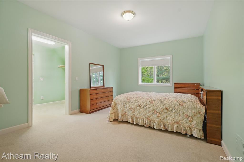 8373 Riverwalk Drive, Fenton, MI 48430 — Photo 59