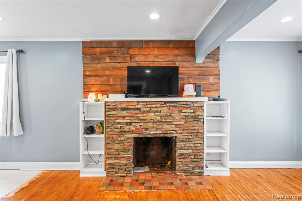 745 N Calhoun Street, Lapeer, MI 48446 — Photo 4