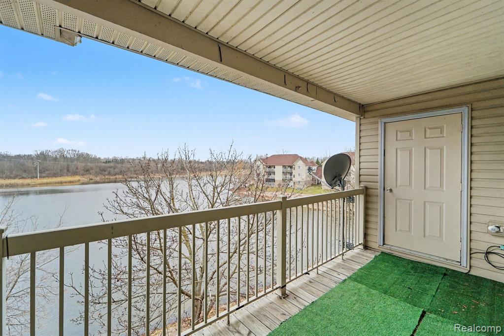 858 Amanda Lane, Pontiac, MI 48340 — Photo 15