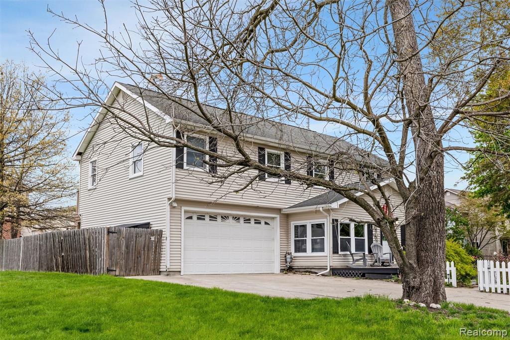 415 Leon Road, Walled Lake, MI 48390 — Photo 41