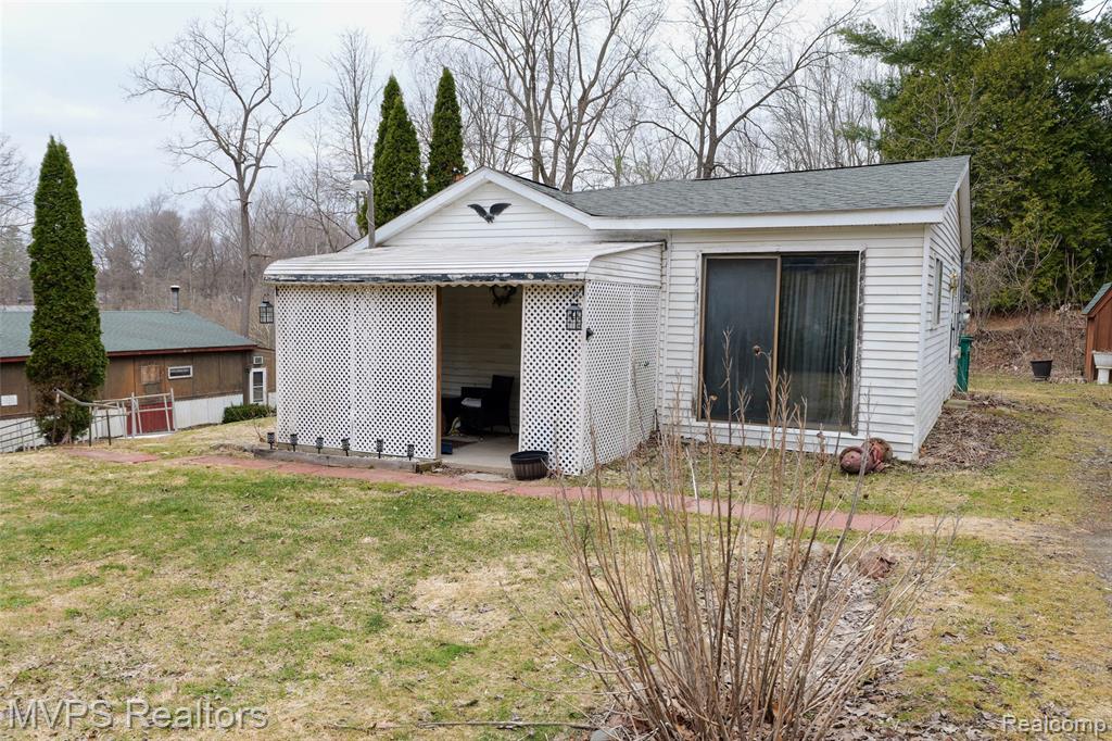 1721 Moffat Road, Leonard, MI 48367 — Photo 2