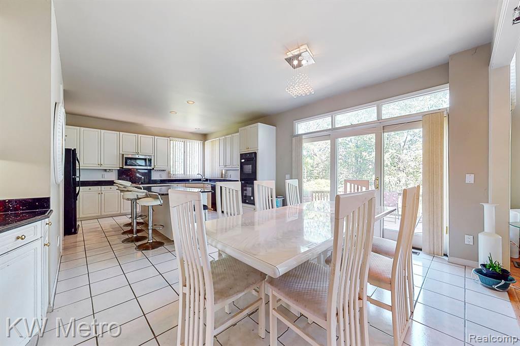 6657 Chelsea Bridge, West Bloomfield, MI — Photo 15