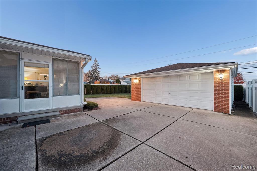 14240 Stratford Street, Riverview, MI 48193 — Photo 37
