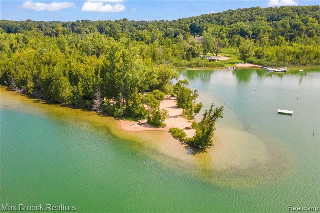 7015 Scenic Ridge Drive, Clarkston, MI — Photo 4