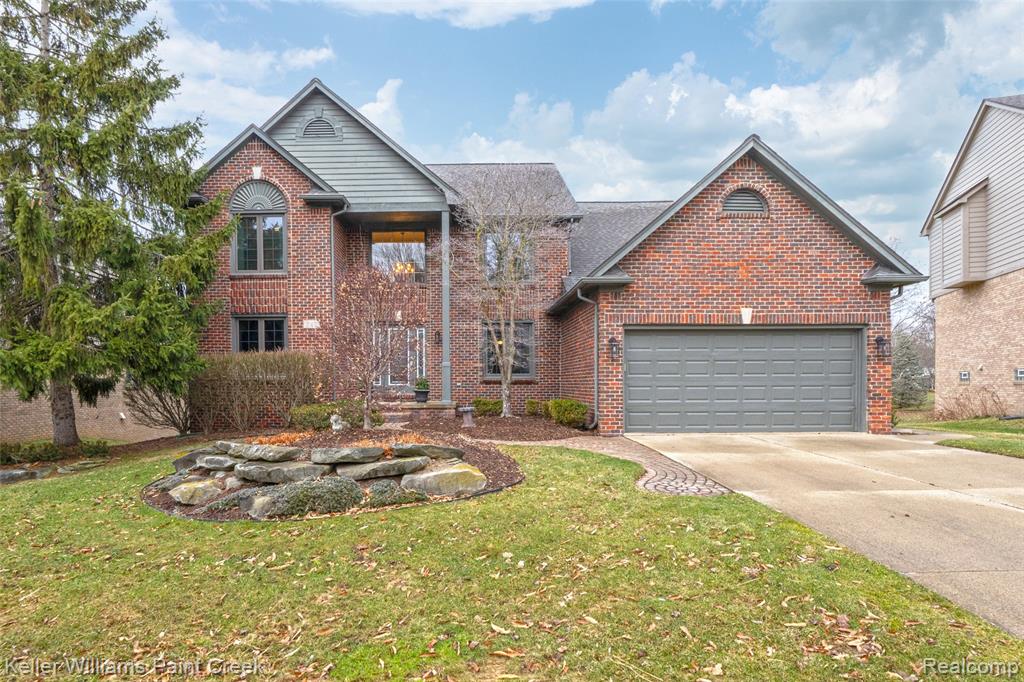 247 Glenmoor Drive S, Rochester, MI 48307 — front exterior