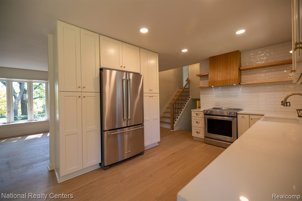 6050 UPPER STRAITS Boulevard, West Bloomfield, MI 48324 — Photo 11