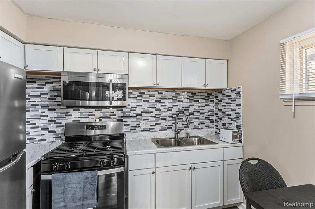 631 McDougall Street, Detroit, MI 48207 — Photo 6