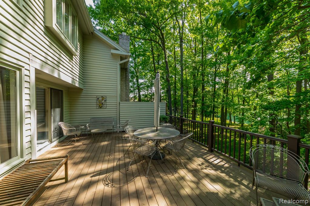 4467 GOLF VIEW Drive, Brighton, MI 48116 — Photo 6