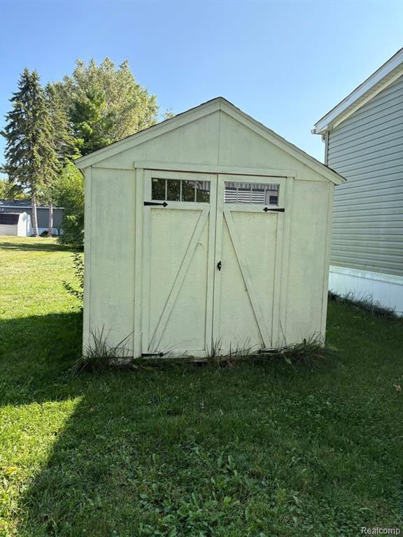 6421 Breezeway Drive, Brighton, MI 48114 — Photo 15