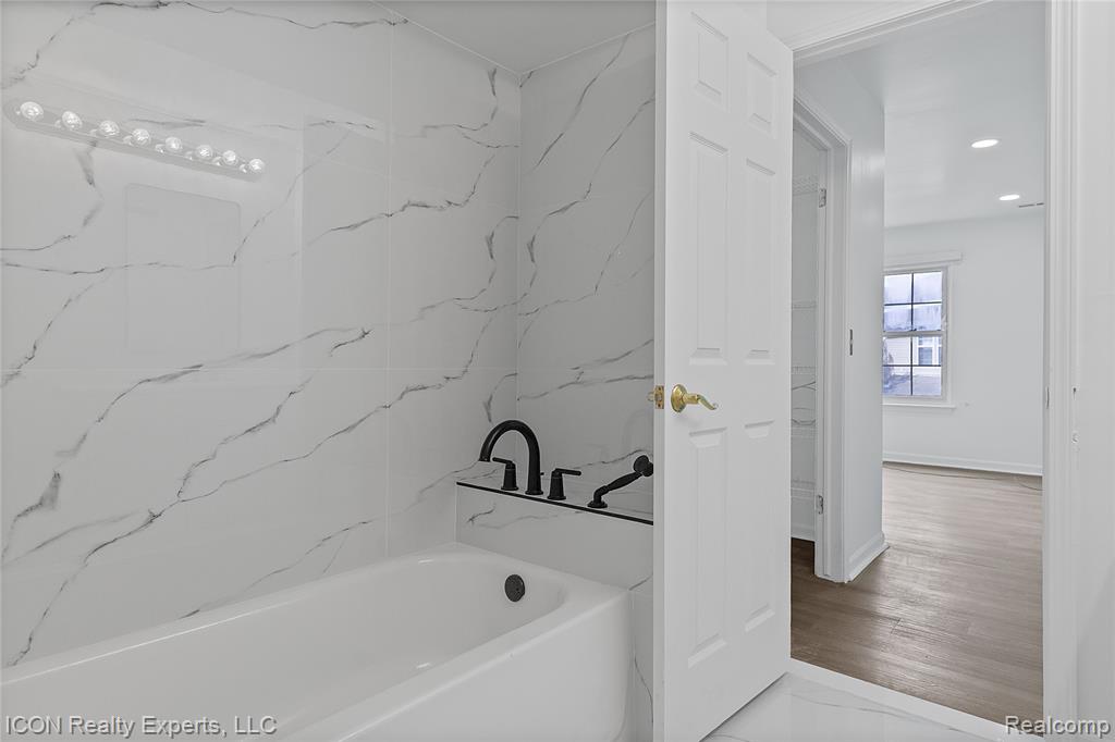 6614 Embers Court, West Bloomfield, MI — Photo 17