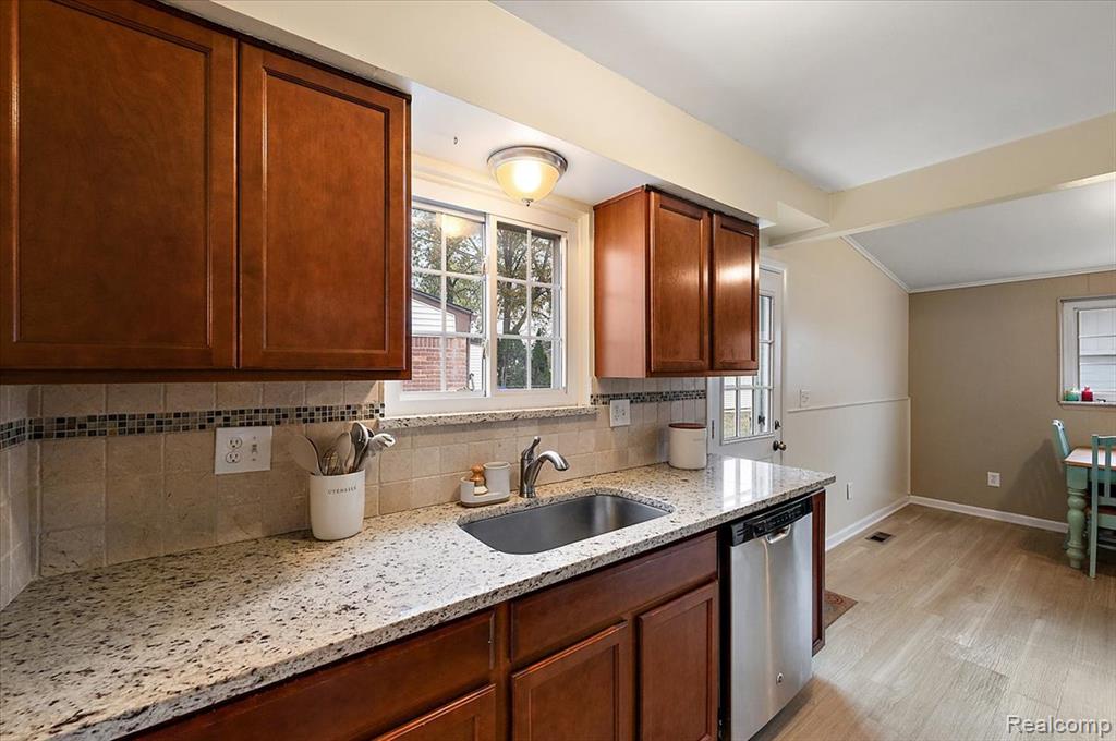 18053 S Wind Drive, Fraser, MI 48026 — Photo 20