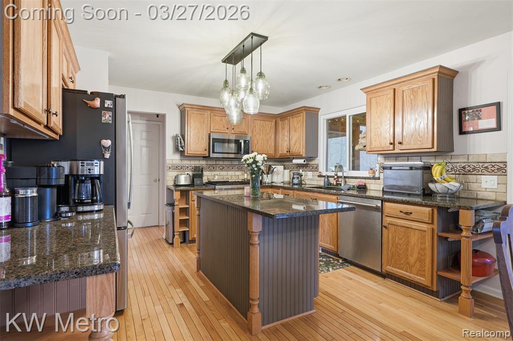 7598 Ring Neck Drive, Waterford, MI 48327 — Photo 8
