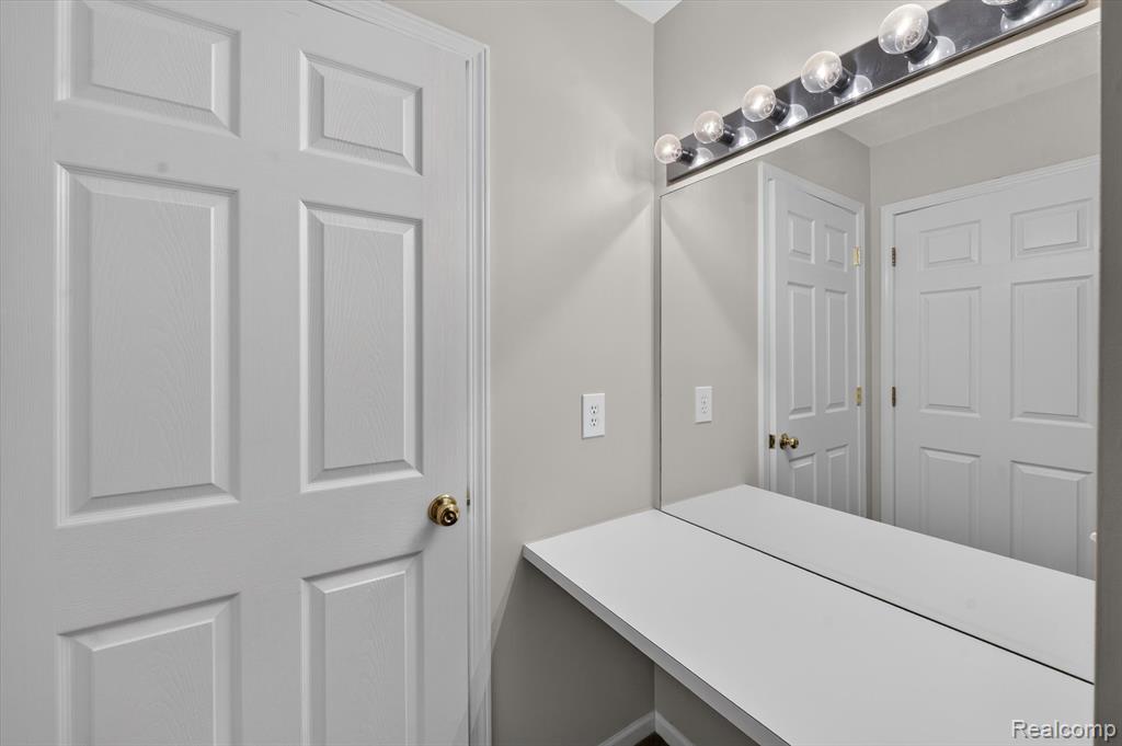 4895 Greenview Drive, Commerce Twp, MI 48382 — Photo 29