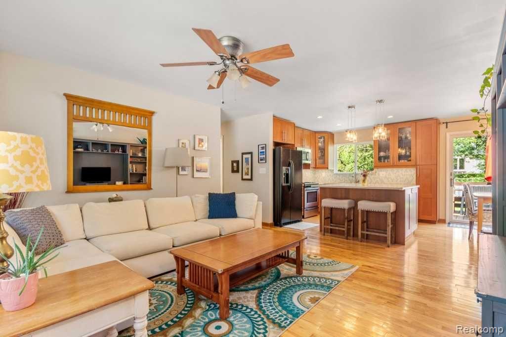 369 LARKSPUR Street, Ann Arbor, MI 48105 — Photo 5