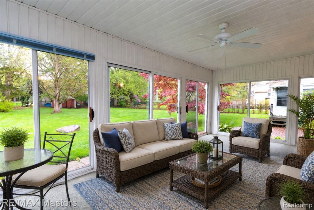 21879 Canterbury Avenue, Grosse Ile, MI 48138 — Photo 16