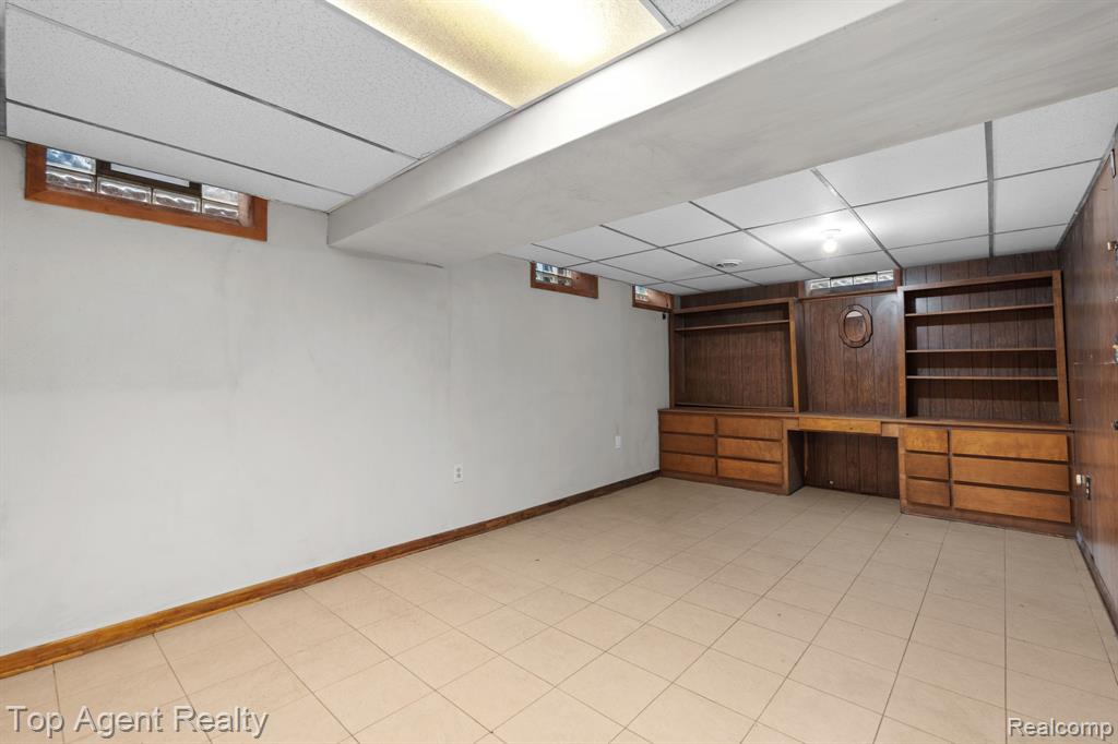 9001 Shannon Drive, Sterling Heights, MI 48314 — Photo 22