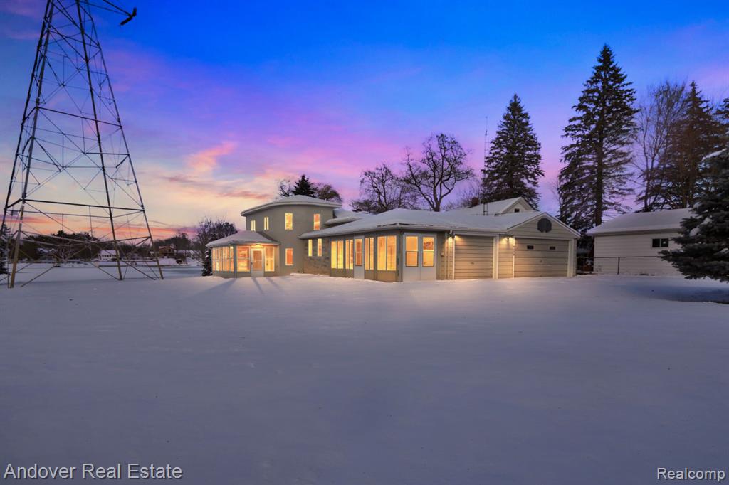 4055 Mitchell Drive, Flint, MI 48506 — front exterior