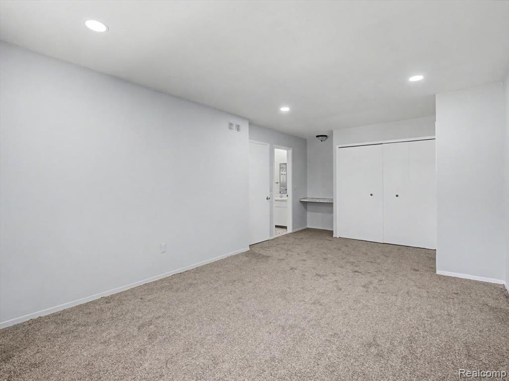 41957 Utica Road, Sterling Heights, MI 48313 — Photo 26