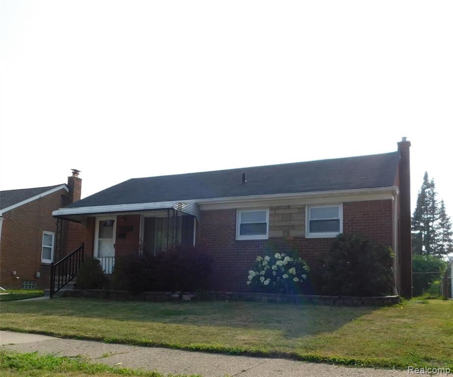 26101 Ronald St, Roseville, MI 48066