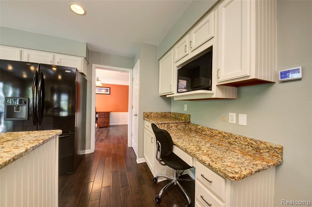 702 Westhills Drive, South Lyon, MI 48178 — Photo 28
