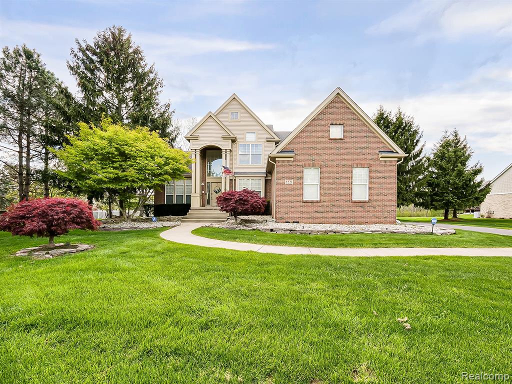 5221 Sandlewood Drive, Commerce Twp, MI 48382 — Photo 57