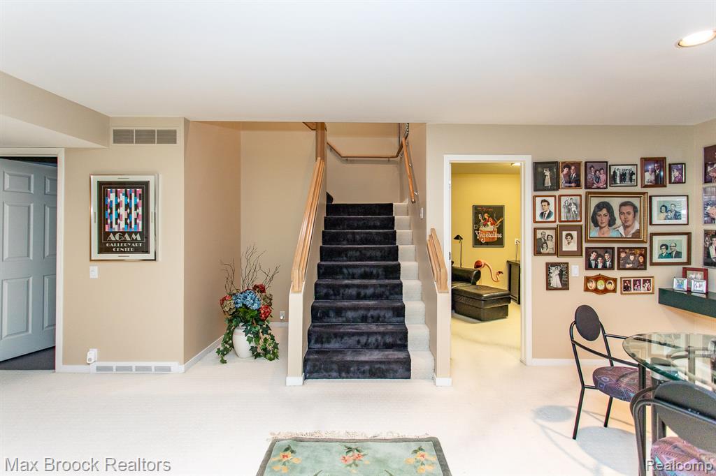 6524 Pleasant Lake Court, West Bloomfield, MI — Photo 45