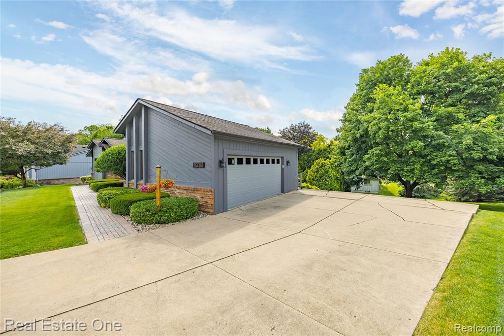 8736 El Dorado Drive, White Lake, MI — Photo 47