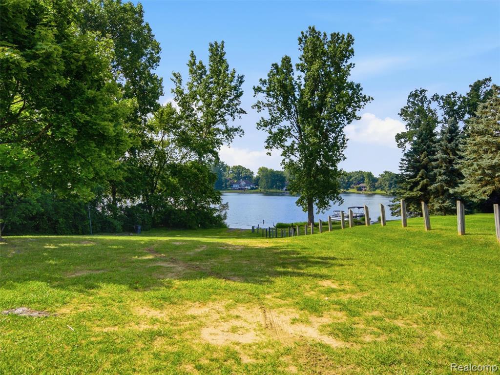 4040 Taggett Lake Drive, Highland, MI — Photo 46