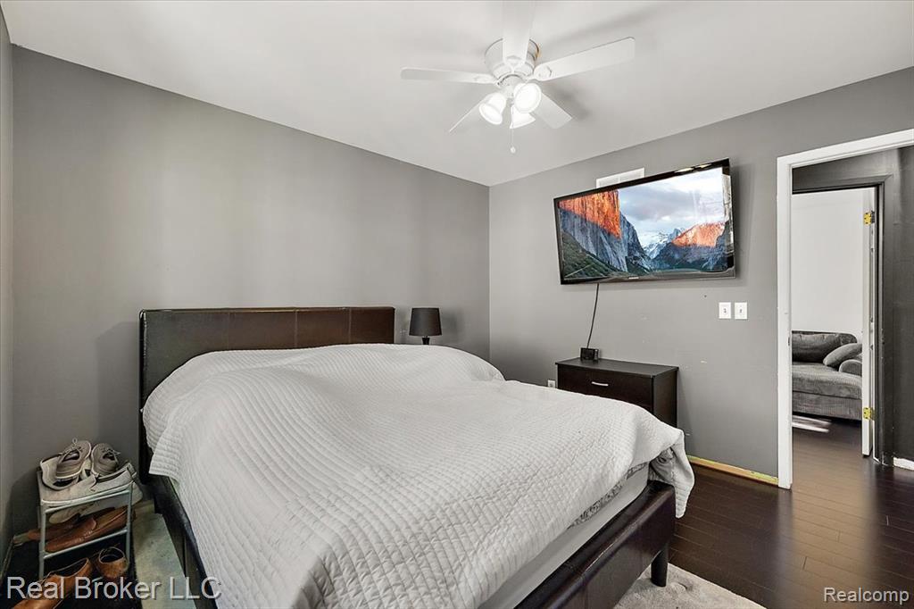 24348 Simmons Drive, Novi, MI — Photo 30