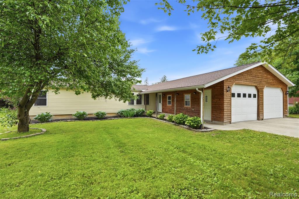 4420 Dublin Road, Burton, MI 48529