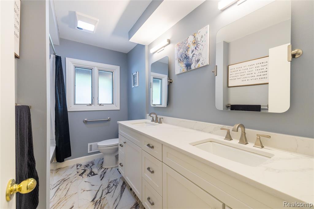 8366 Glengarry Road, Grosse Ile, MI 48138 — Photo 26