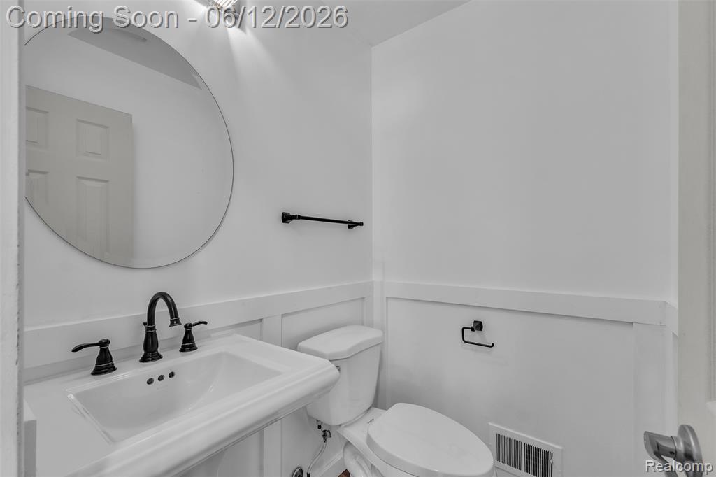 7000 Woonsocket Street, Canton, MI 48187 — Photo 34